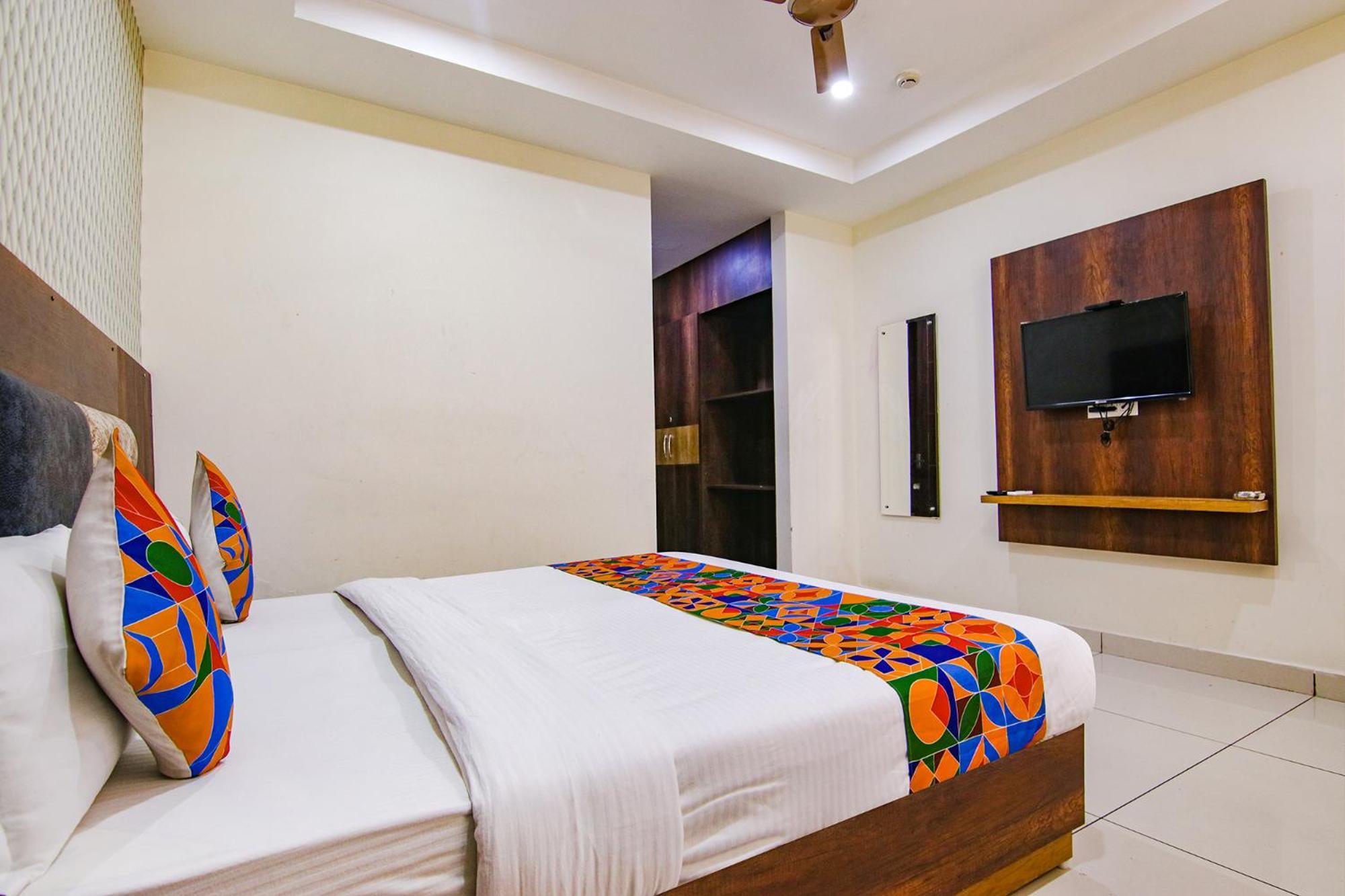 OYO 81174 Hotel Lime Wood Mohali Buitenkant foto