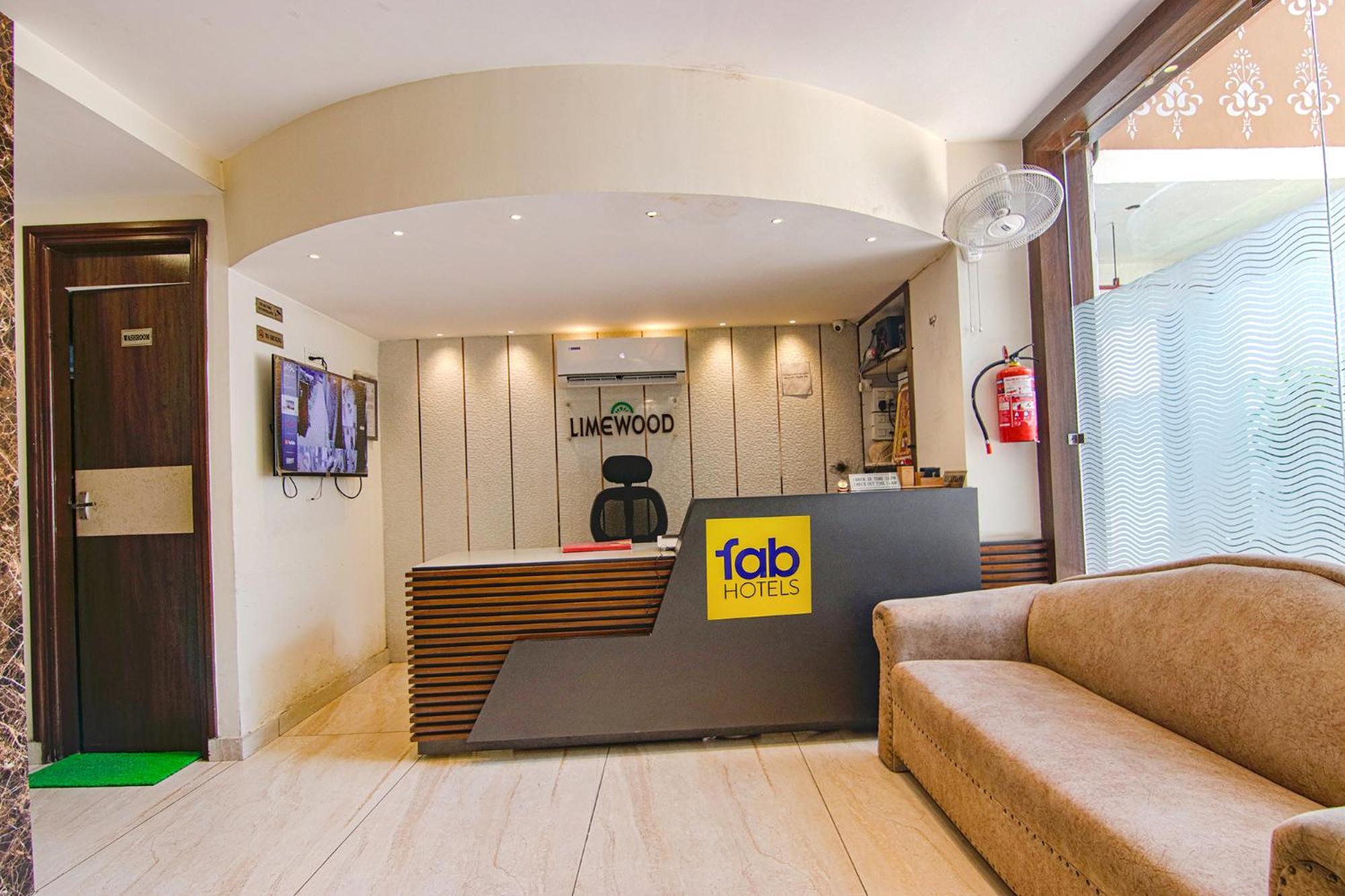 OYO 81174 Hotel Lime Wood Mohali Buitenkant foto